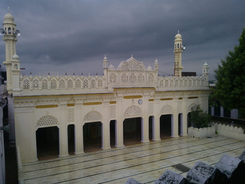 مدرسہ سراج العلوم کی تاریخی عمارت