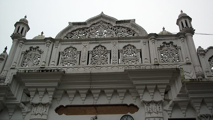 Detail of the central parapet